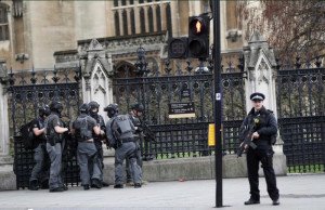 Atentado en Londres: al menos cuatro muertos y 20 heridos en un ataque