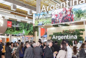 Argentina y Brasil acuerdan difundir primeras rutas de Azul