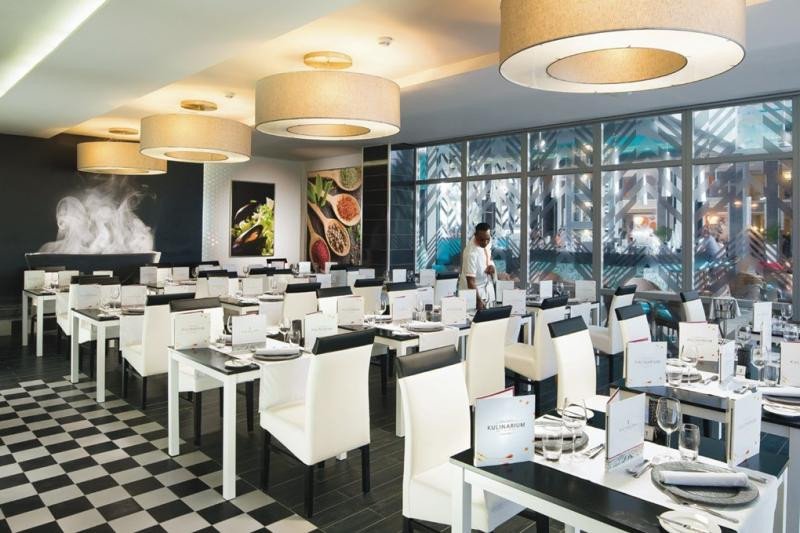 Los tres hoteles de Riu en Montego Bay suman 13 restaurantes y 13 bares, lo que les permite ofrecer una amplia oferta gastronómica.