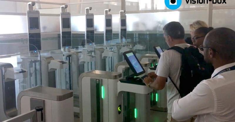 El proyecto Happy Flow, implantado -y aún en uso- por KLM en Aruba fue pionero
en aplicar la biometría para la identificación de los pasajeros en aeropuertos.