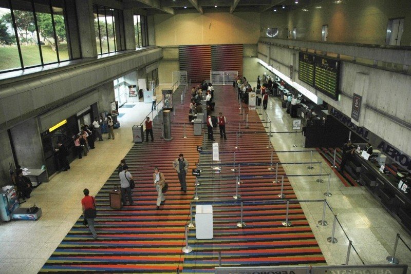 Ingresos por venta de tickets aéreos en Venezuela cayeron más del 90%