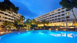 KKR, Dunas Capital y Alua Hotels & Resorts acuerdan la compra de Intertur 