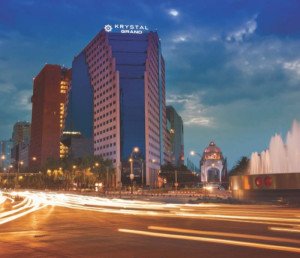 Barceló firma contrato de compra para su primer hotel en Ciudad de México