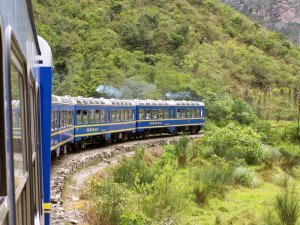 Perú multa a empresa que opera tren a Machu Picchu por reclamos de pasajeros