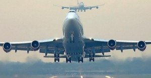 Cumbre mundial del transporte aéreo reúne a 900 líderes de la aviación 
