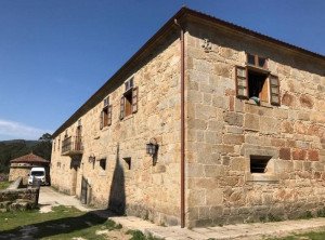 Reinauguran como hostel la casa rectoral del monasterio gallego de Moraime 