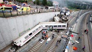 La CE pide reabrir la investigación del accidente de tren de Santiago