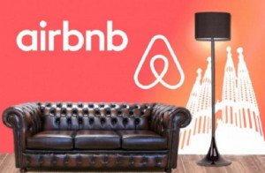Airbnb, la única que sigue operando en Barcelona al margen de la legalidad