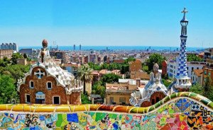 Barcelona impondrá una tasa a todos sus visitantes aunque no pernocten