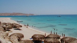 Mueren dos turistas apuñaladas en una playa en Egipto