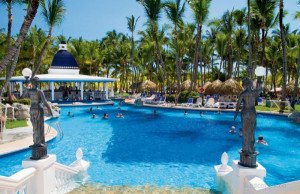 Reabre tras renovación el hotel Riu Bambu de Punta Cana
