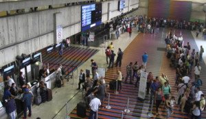 Air France e Iberia suspenden viajes a Caracas hasta el miércoles