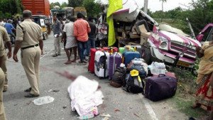 Cuatro turistas españoles fallecen en la India al chocar su autobús
