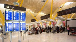 Los aeropuertos españoles registran un 8,8% más de pasajeros hasta julio