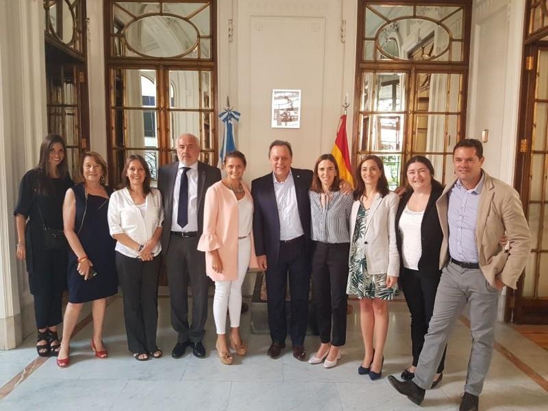 Gustavo Santos encabezó la apertura de una oficina de turismo en Madrid, la cual funcionará en la Embajada Argentina en España.