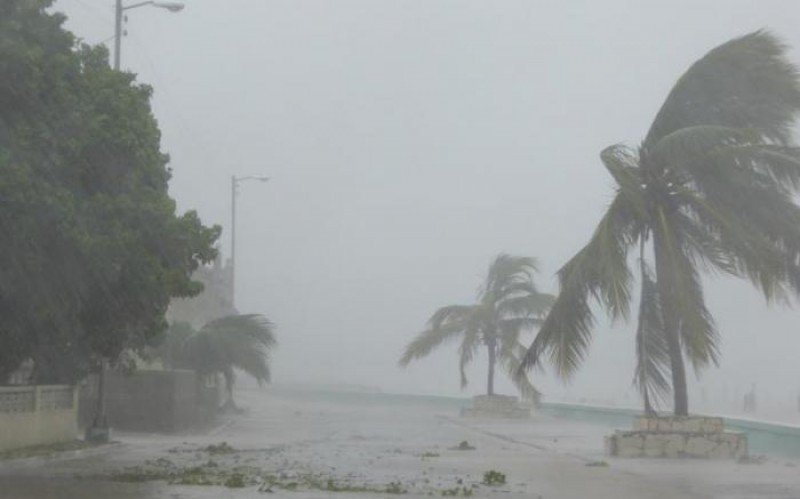 Irma se instala sobre Varadero y retrasa su llegada a EEUU