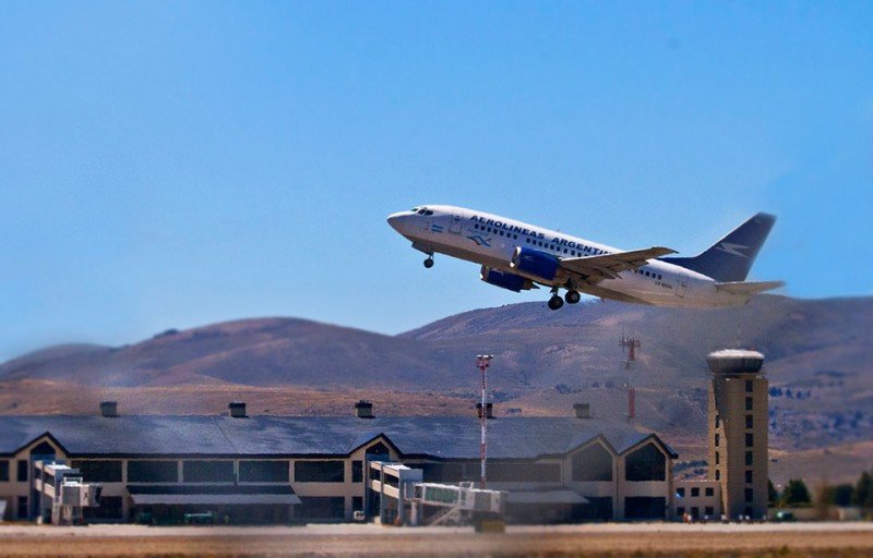 El Aeropuerto de Bariloche volvió a recibir vuelos internacionales directos durante la temporada invernal.