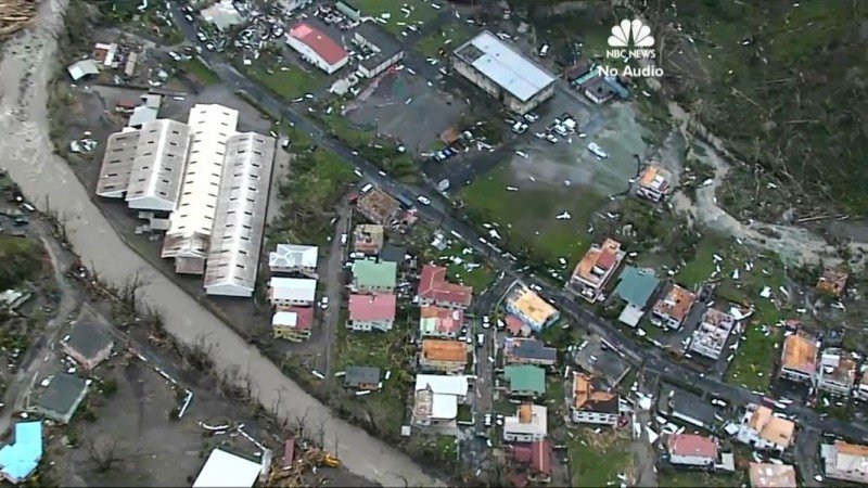 Como Saint Martin, Tortola, Barbuda  y algunas de las Islas Vírgenes de EEUU, Dominica fue arrasada en una temporada de huracanes negra en el Caribe.