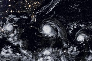 Fotonoticia: tres huracanes en línea vistos desde el espacio 