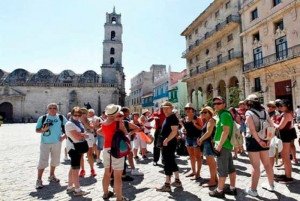 “Atractivos socialistas” llevan cada vez más turistas de Rusia a Cuba