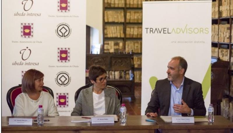 A la derecha, el presidente de Travel Advisors (TAG), José Miguel Gimeno.