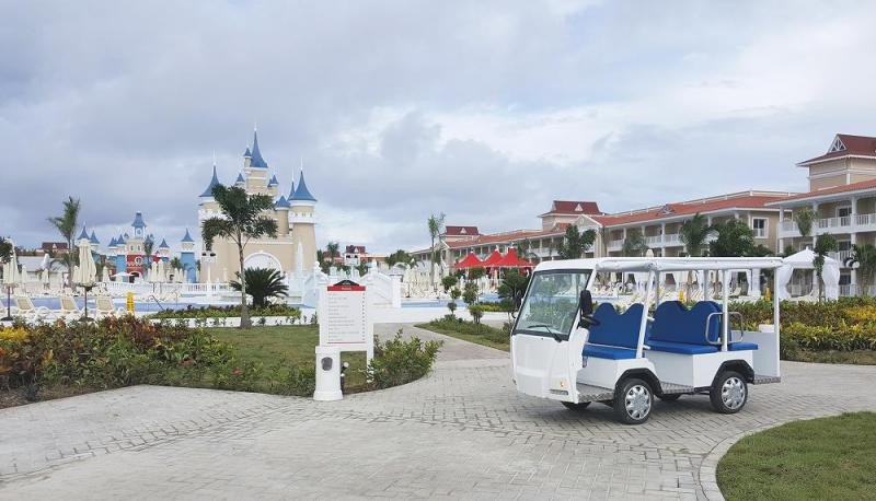Bahía Príncipe Bavaro Resort se ha convertido en la punta de lanza de la apuesta de Grupo Piñero por la movilidad ecológica, uno de los pilares de su estrategia de sostenibilidad.