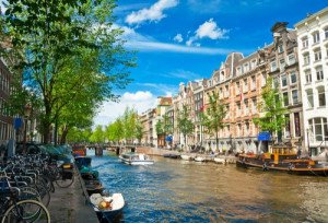 Ámsterdam prohíbe la apertura de tiendas para turistas en el centro