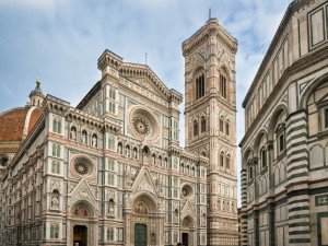 Muere un turista español en Florencia al caerle una piedra de una iglesia
