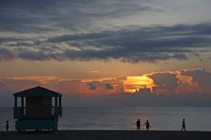 Miami Beach adelantará la hora de cierre de sus playas por seguridad