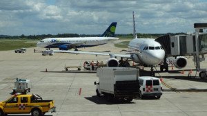 Controladores aéreos de Uruguay anuncian suspensión de despegues