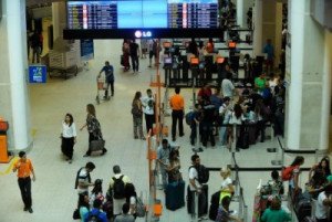 Huracanes frenaron demanda aérea de pasajeros en septiembre