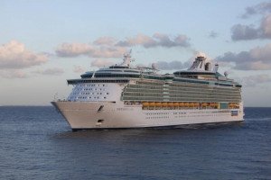 Más de 200 pasajeros enferman en un barco de Royal Caribbean