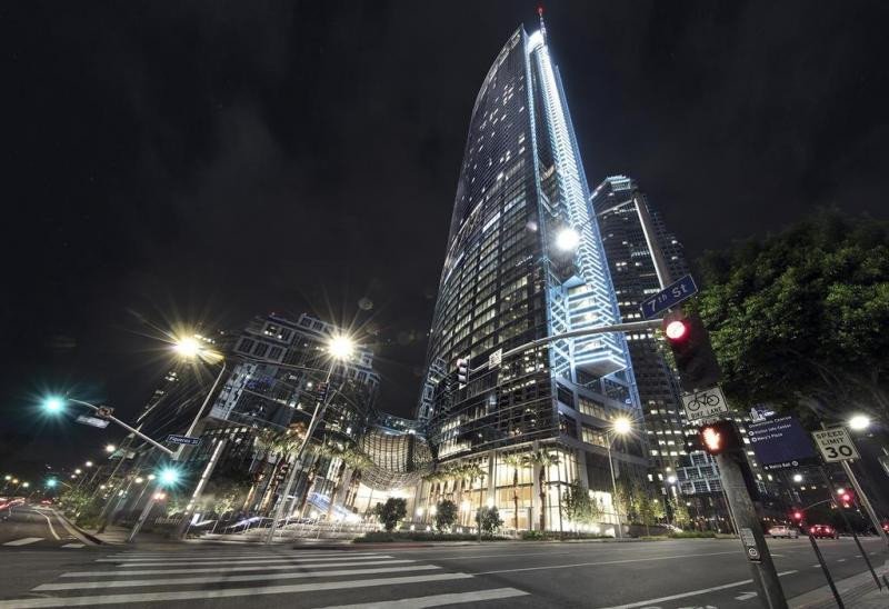 El InterContinental Los Angeles Downtown está ubicado en uno de los edificios más altos de la costa oeste, entre las plantas 31 y 73 del The Wilshire Grand Center.