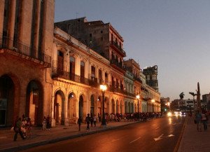 Cuba recupera poco a poco visitantes tras la caída de final de año