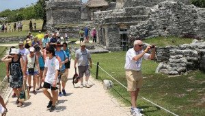 México roza los 40 millones de turistas en 2017 pero el gasto crece menos