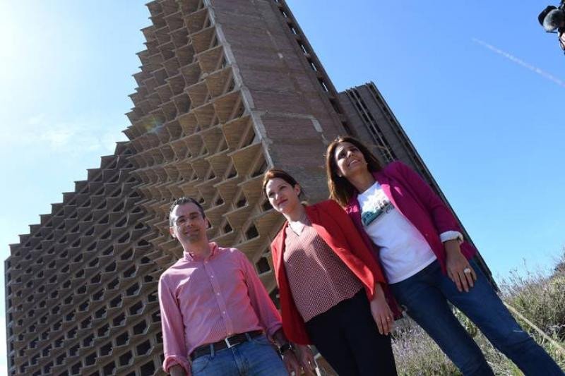 Carlos Tarife, Zaida González y Gladis de León, durante la visita realizada al lugar.