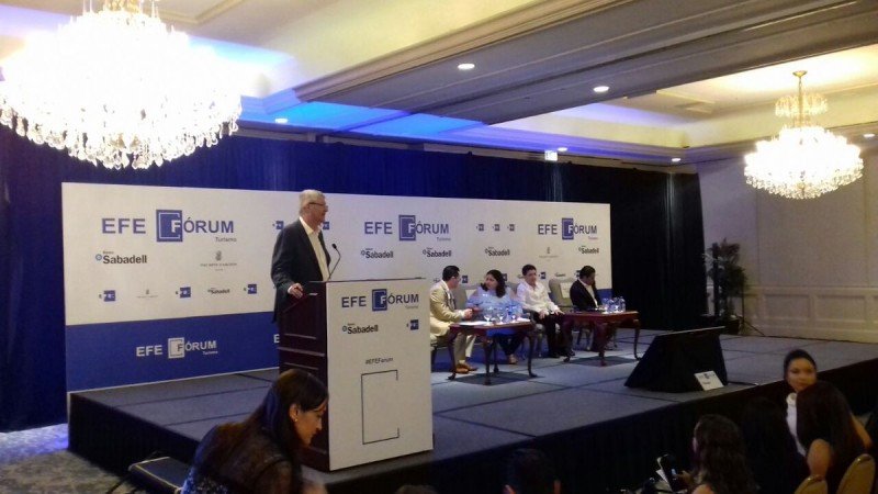 El foro celebrado en Cancún por la agencia EFE y Banco Sabadell reunió a referentes de la industria. 