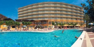 Med Playa reformará el hotel Calypso de Salou y el Río Park de Benidorm