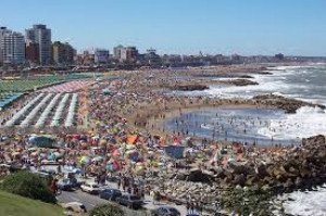 Unos 6,5 millones de argentinos viajaron en verano a Uruguay, Brasil y Chile