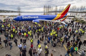 Boeing se desploma en Bolsa mientras su avión más vendido gana un Guinness