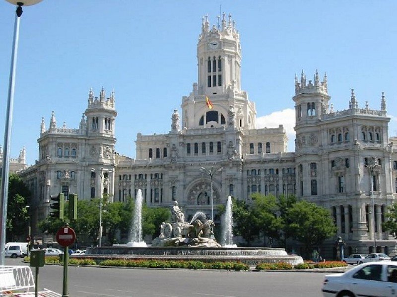 Madrid se ha convertido en destino de referencia para el turismo de congresos y empieza a destacar también como enclave para el verano.
