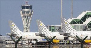 Los pilotos de Vueling piden mejores salarios y más bases en España