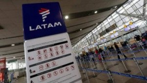 Sindicato de LATAM Airlines rechaza acuerdo y sigue la huelga