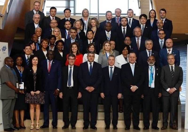 Ministros y representantes diplomáticos en el 108° Consejo Ejecutivo de la OMT en San Sebastián.