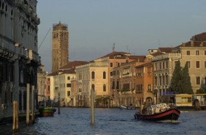 Turistas internacionales, tornos en Venecia, los viajes del futuro...