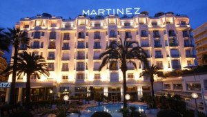 Hôtel Martinez de Cannes reabre tras reforma de US$ 180 millones