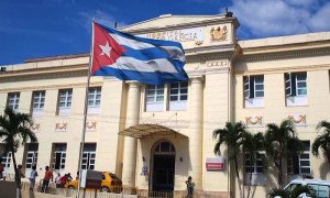 Tres supervivientes del accidente aéreo en Cuba siguen graves pero estables