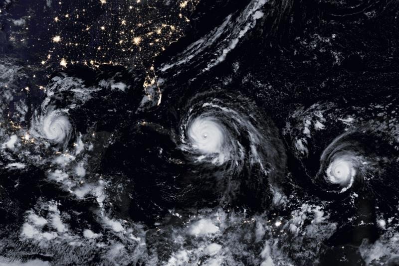 Tres huracanes en línea sobre el Atlántico, en una imagen de 2017. Foto: NASA