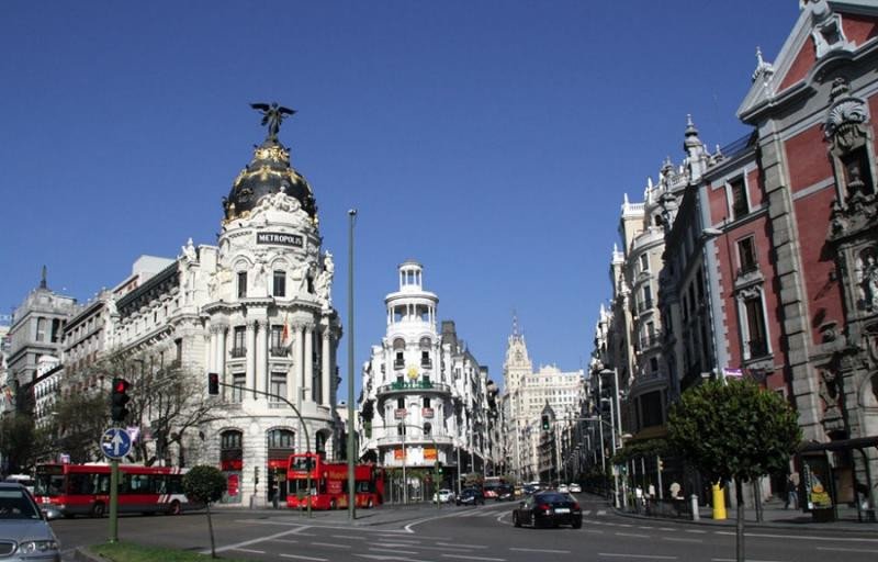 Madrid y Sevilla se encuentran a más de 500 kilómetros de distancia.