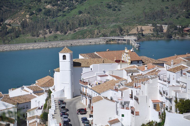 Zahara de la Sierra (Cádiz) es uno de los 11 municipios que se integran en 2018 en Los Pueblos más bonitos de España, asociación que desde este mes se sitúa al frente de la Federación de los Pueblos más Bonitos del Mundo.